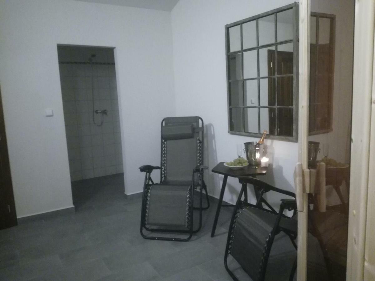 Na Letnim Byte Kouřim Kültér fotó