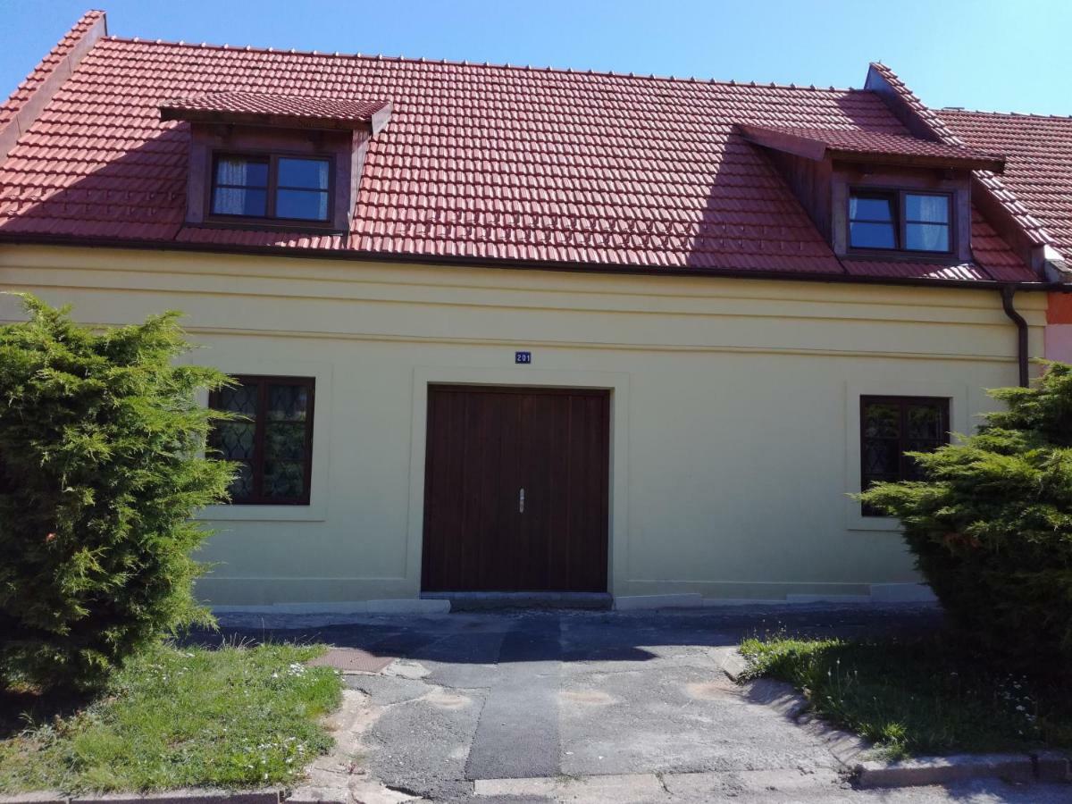 Na Letnim Byte Kouřim Kültér fotó