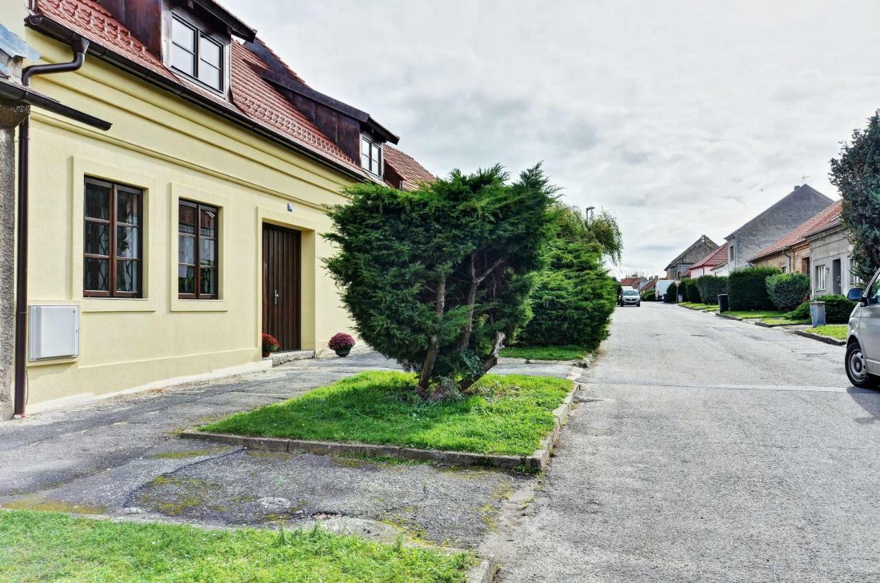 Na Letnim Byte Kouřim Kültér fotó